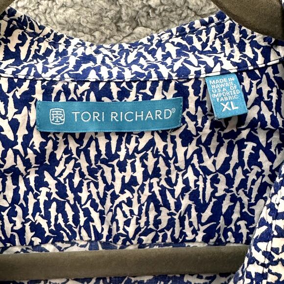 Tori Richard Men's XL Short Sleeve Button Up Shark Design Blue White Beach - Picture 4 of 11